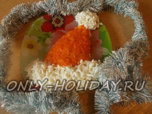 Салат «Шапка Деда мороза» с курицей