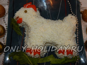 Новогодний салат в виде козы
