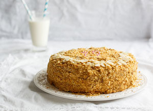 Торт "Медовик": классический рецепт с фото пошагово